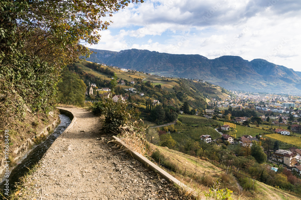 herbstliche Waalwegwanderung rund um Meran
