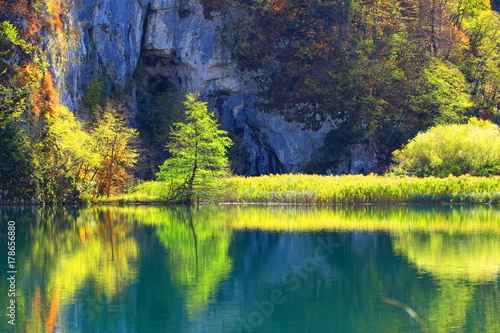Fototapeta Naklejka Na Ścianę i Meble -  National park Plitvice lakes in Croatia