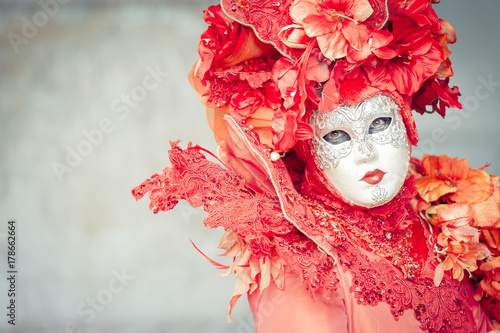 Fototapeta Naklejka Na Ścianę i Meble -  Personnage de carnaval vénitien
