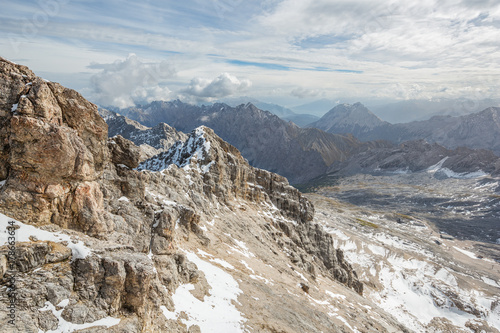 View in the direction of the Brunntalgrat seen from the summit of the Zugspitze
