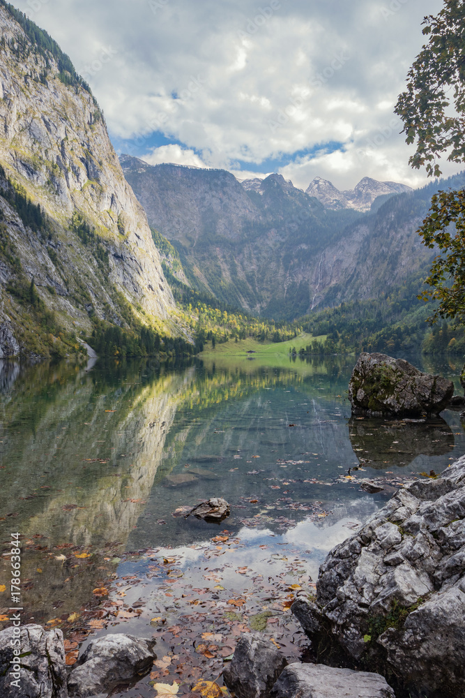 Reflections in the Obersee on the way to Fischunkelalm