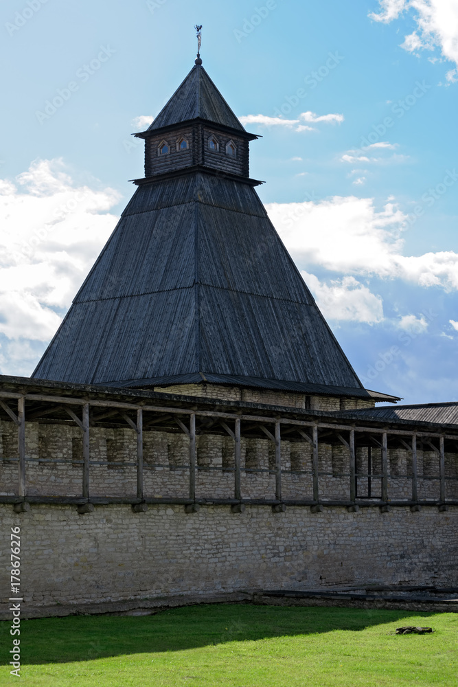 Fototapeta premium Pskov Krelin tower. Russia