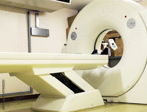 computer tomography (CT) scanner