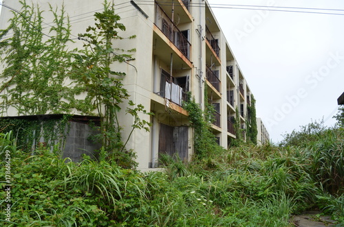 長崎県長崎市 池島  炭鉱 アパート 廃墟 Nagasaki city Ikeshima Coalmine apartment ruins © Enken