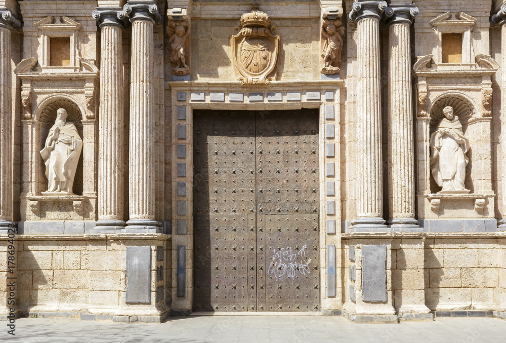 Obraz premium Puerta de la Iglesia del Carmen. Valencia. España