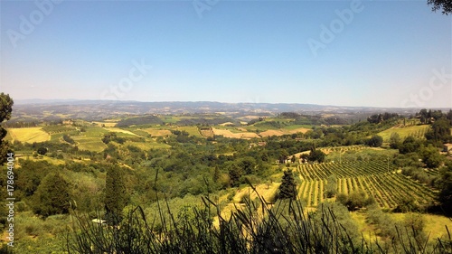 Sonnige Landschaft in der Toskana