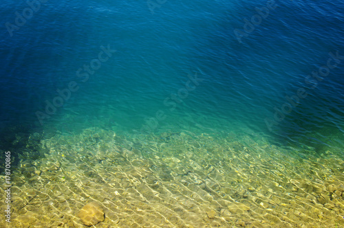 Fototapeta Naklejka Na Ścianę i Meble -  Clear blue water