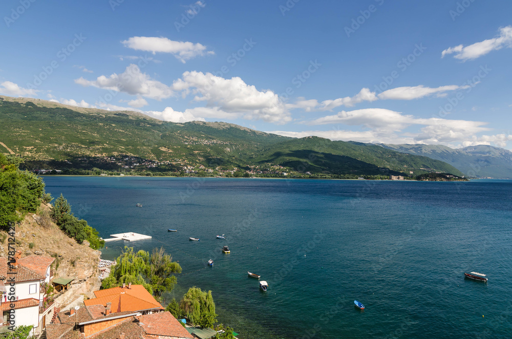 Obraz premium Ohrid Lake and the beaches around the lake with the background scene of Ohrid Town 
