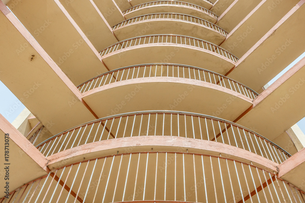 Obraz premium Spiral ramp or steps in Anna Nagar Tower Park,known as Dr. Visveswaraya Tower, is a park within city. It has the biggest outdoor garden in Chennai and was built in 1968.
