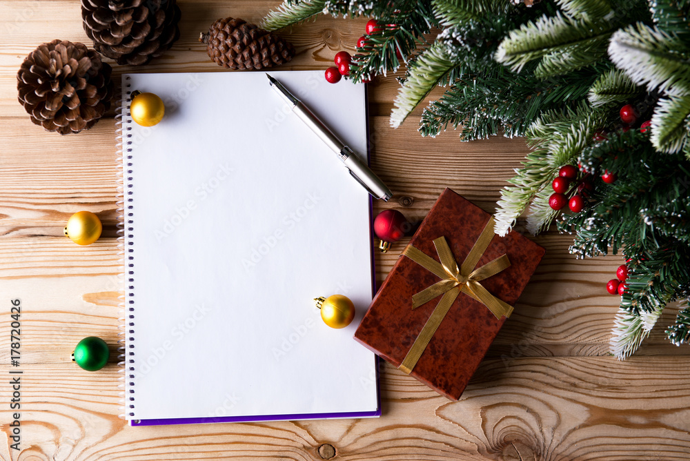 Fototapeta premium Blank message paper in christmas festive concept