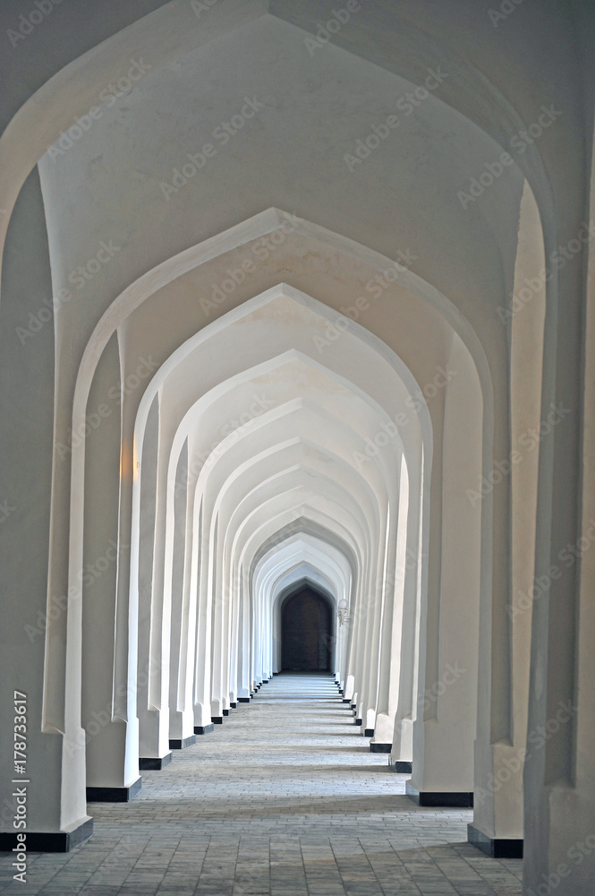 Bukhara: White corridor
