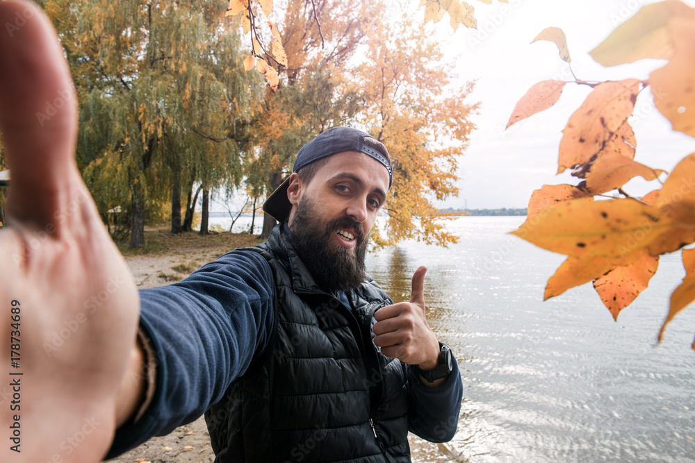 Fototapeta premium bearded man smiling looking at camera 05