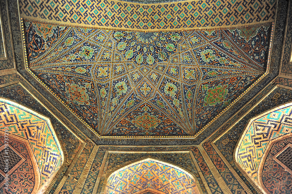 Samarkand: architectural details of Registan complex