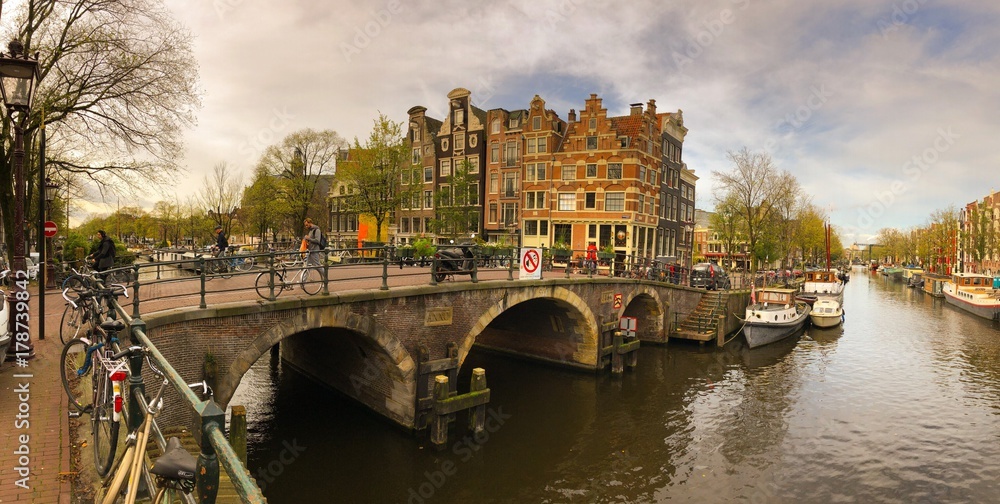 Canal à Amsterdam, Hollande aux Pays-Bas