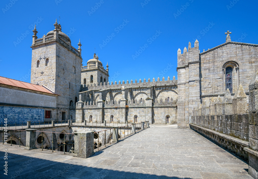 Cloister of Porto Cathedral (Se do Porto)