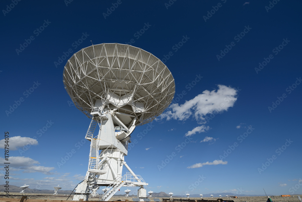 Huge antenna dish at Very Large Array