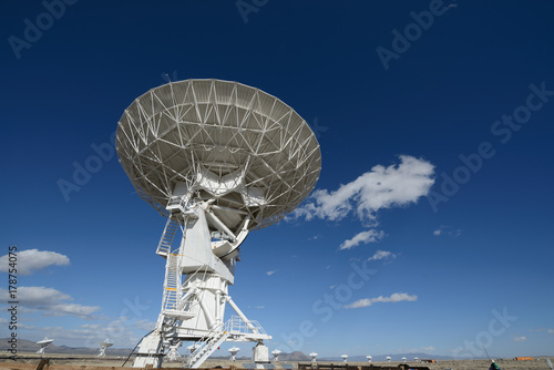 Huge antenna dish at Very Large Array