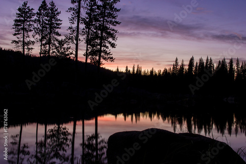 Εκτύπωση καμβά Forest silhouette on Anthony Lake