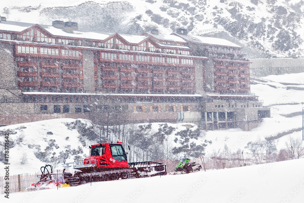 Naklejka premium The ratrak at hotel in mountains
