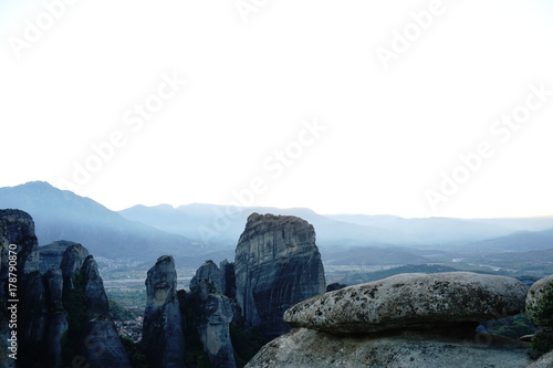 Obraz na płótnie Impressive Meteora Mountains w salonie
