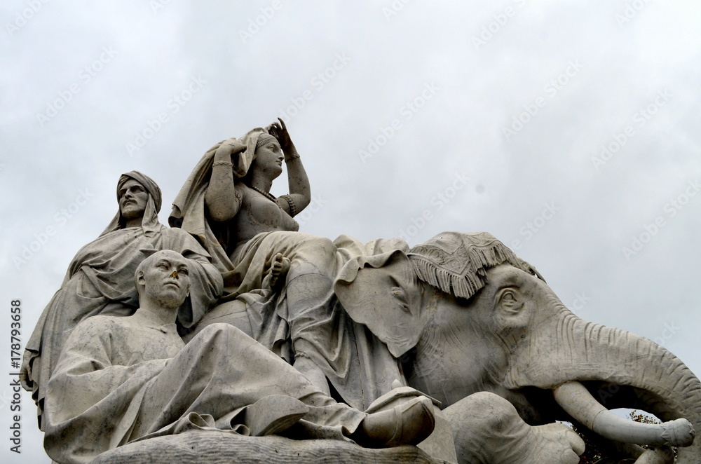 Asiatische Gruppe am Albert Memorial Asiatische Gruppe am Albert Memorial