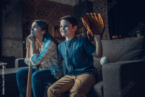 Canvas Print family watching baseball at home