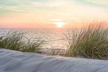 Deken met foto Badkamer Gouden zonsondergang boven de Oostzee  © ThomBal