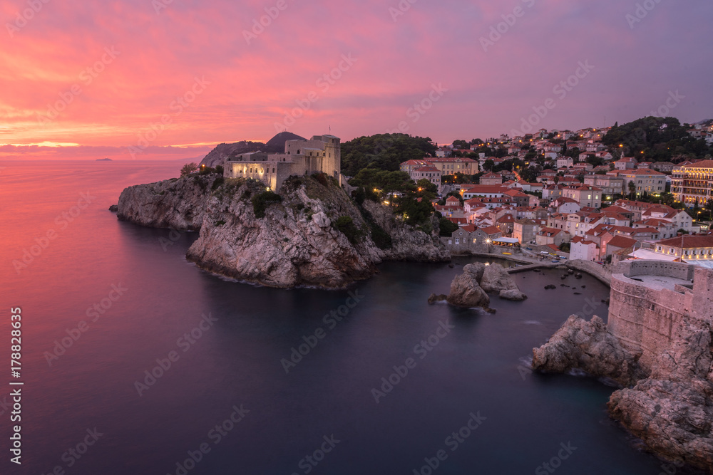 Festung Lovrijenac in Dubrovnik nach Sonnenuntergang
