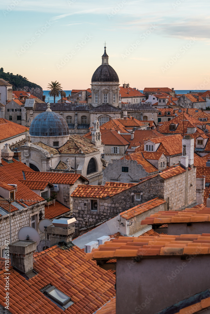Altstadt Dubrovnik mit Sicht auf die Kathedrale