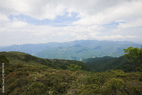 徳島県三好市 三嶺 山頂からの風景