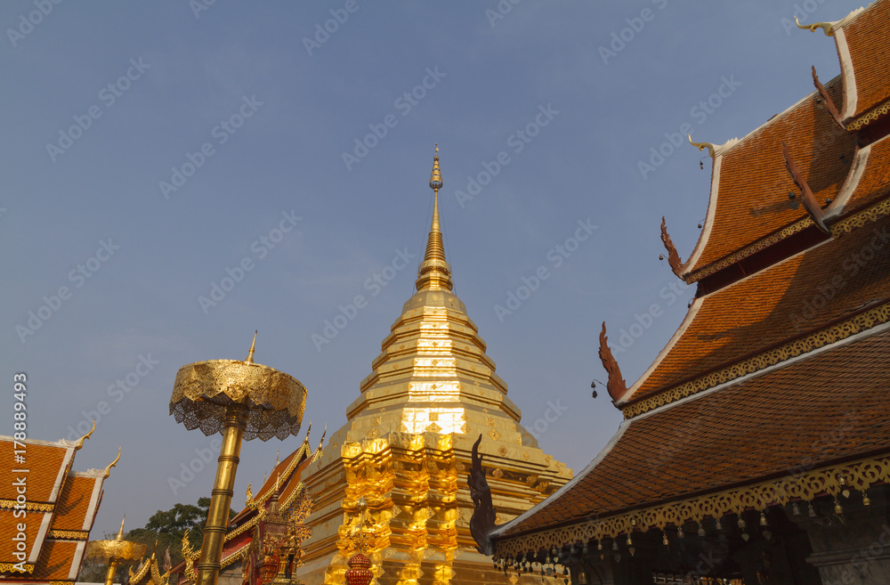 Fototapeta premium Wat Phra That Doi Suthep in Chiang mai province, Thailand.