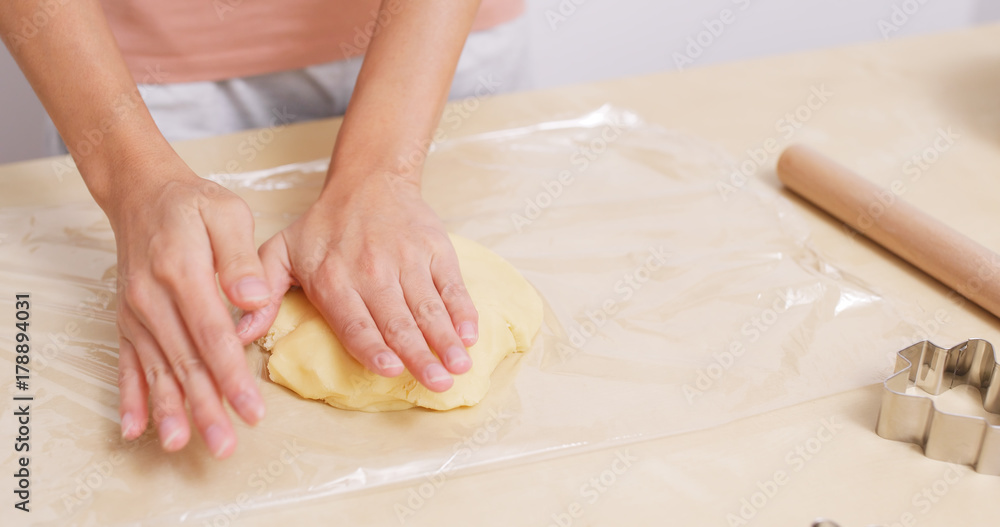 Baking cookies