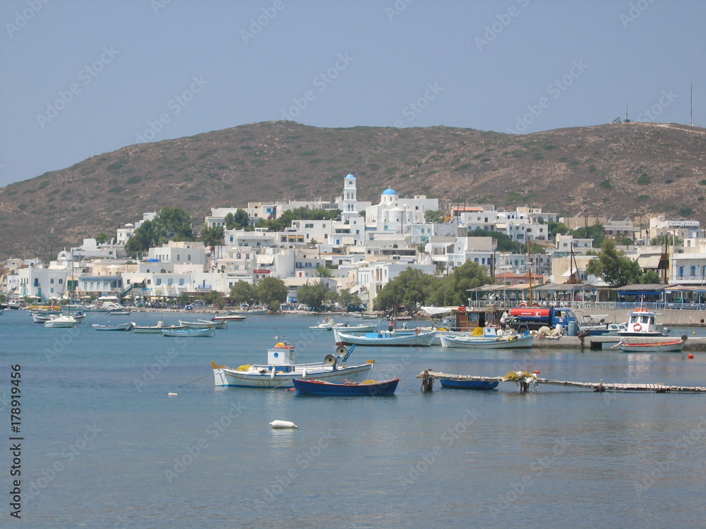 Villaggio di Adamante sul mare a  Milo nelle isole cicladi in Grecia. 