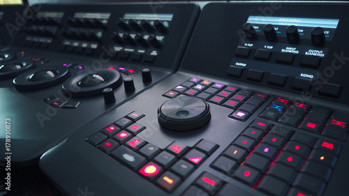 Telecine control machine for adjust movie color.