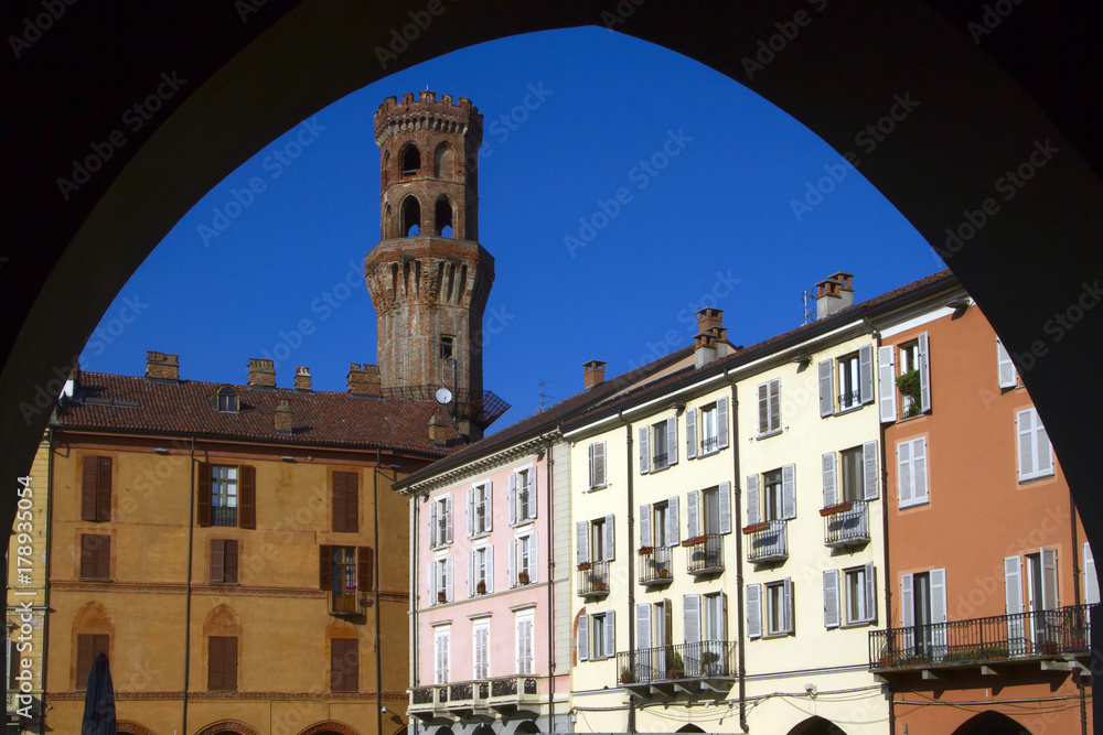 Vercelli Piazza Cavour e Torre Piemonte Italia