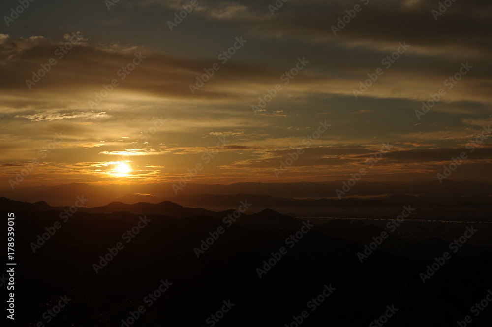 甲山から見た日の出