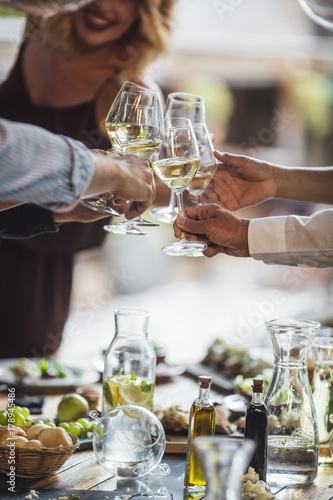 Canvas Print Friends Cheering With White Wine