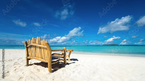 Sitting place and table in a tropical beach © gawriloff