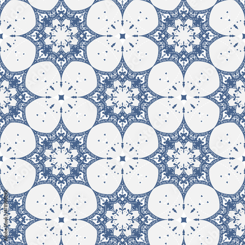 Tapety delikatny kwiatowy wzór bez szwu, niebieskie białe tło