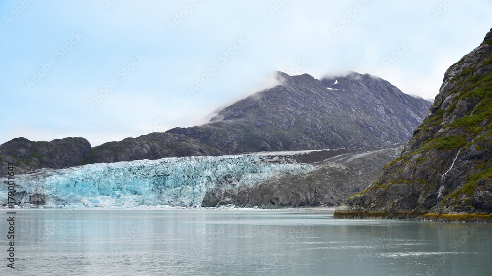 Obraz premium Mountains landscape at Glacier Bay National park, Alaska 