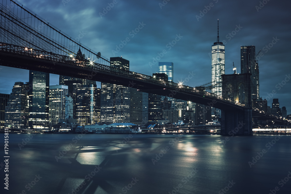 View of Brooklyn Bridge by night