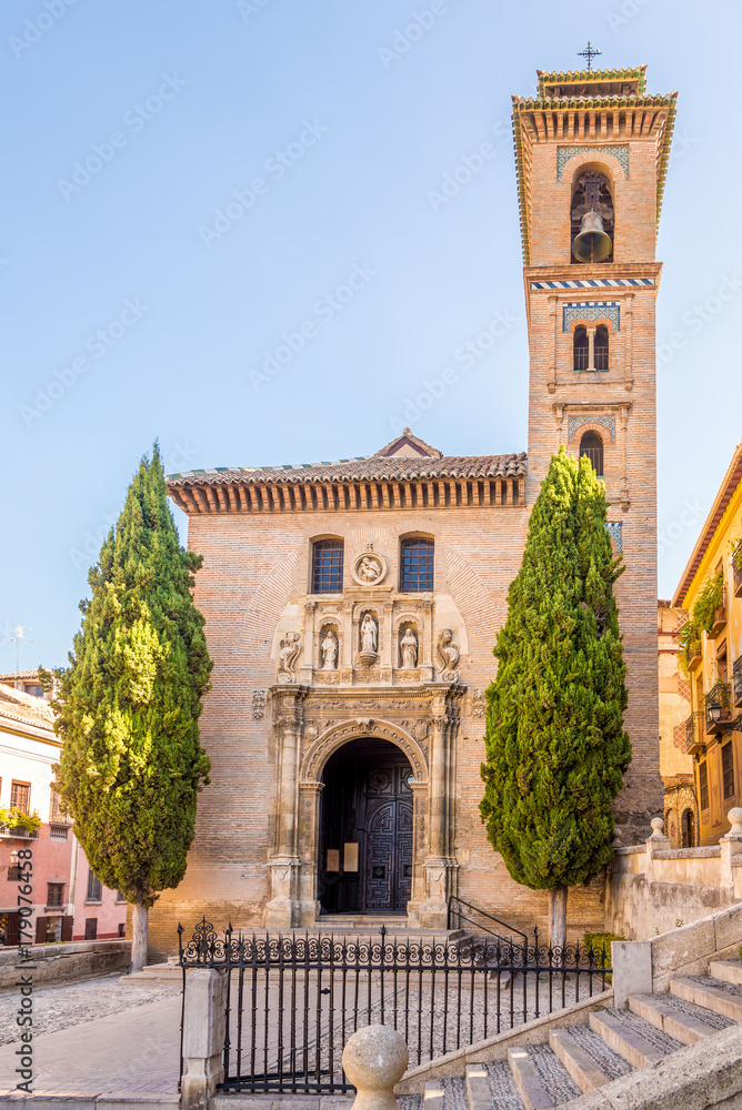 Fototapeta premium View at the church of San Gil and Santa Anna in Granada, Spain