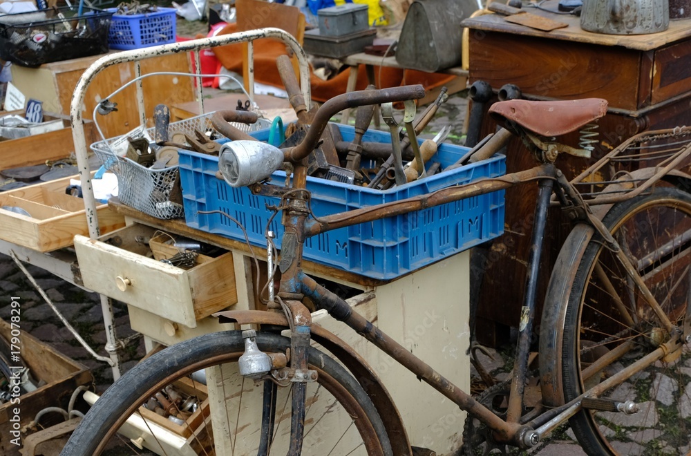 rusty bicycle / fleamarket