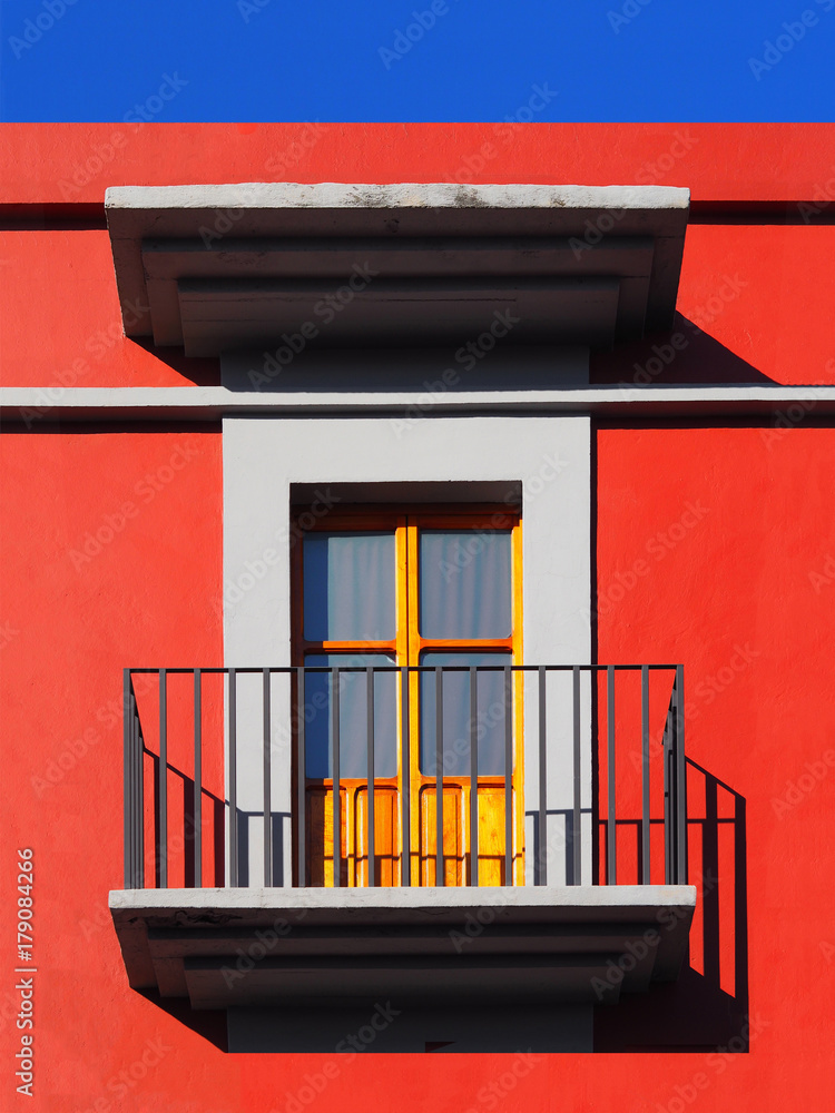 Obraz premium BEAUTIFUL COLOURFUL MEXICAN DOORS AND WINDOWS - MEXICO