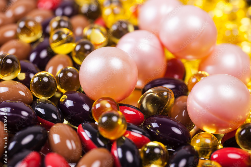 scattering the capsules and tablets scattering the capsules and tablets