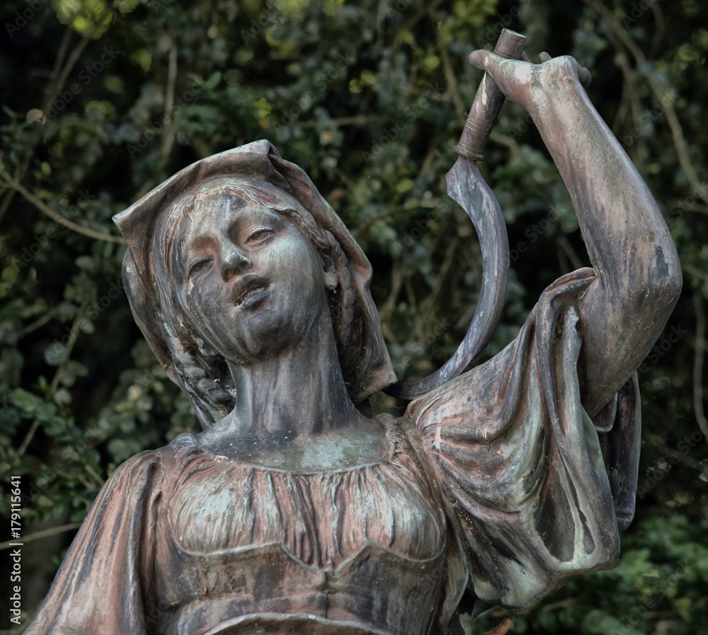Obraz premium Statue du parc du château de Voltaire à Ferney-Voltaire, Ain, France
