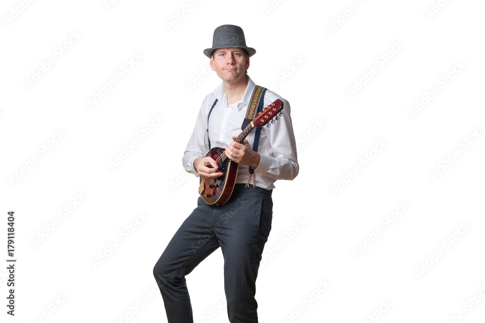 Mann spielt Mandoline und lächelt Mann spielt Mandoline und lächelt