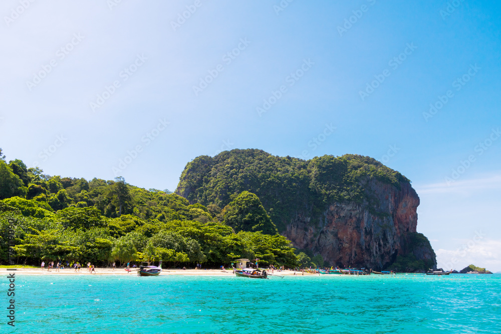 Fototapeta premium beach sand sea and island,sky