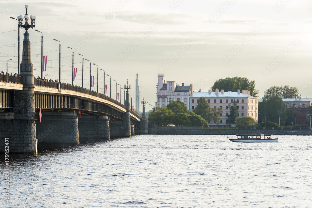 Blick über den Fluß Düna in Riga