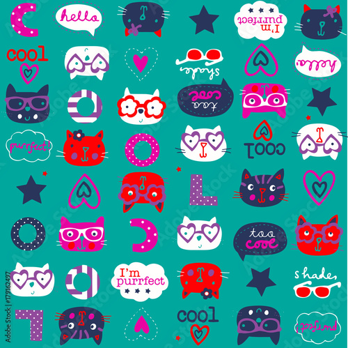 Wallpaper Mural cute animal pattern Torontodigital.ca